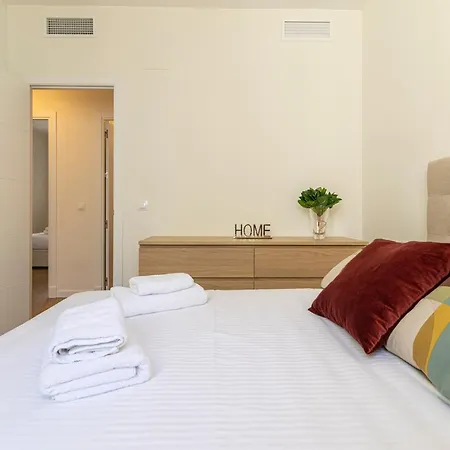 Апартаменти Allo Bonald Parking Piscina 3 *